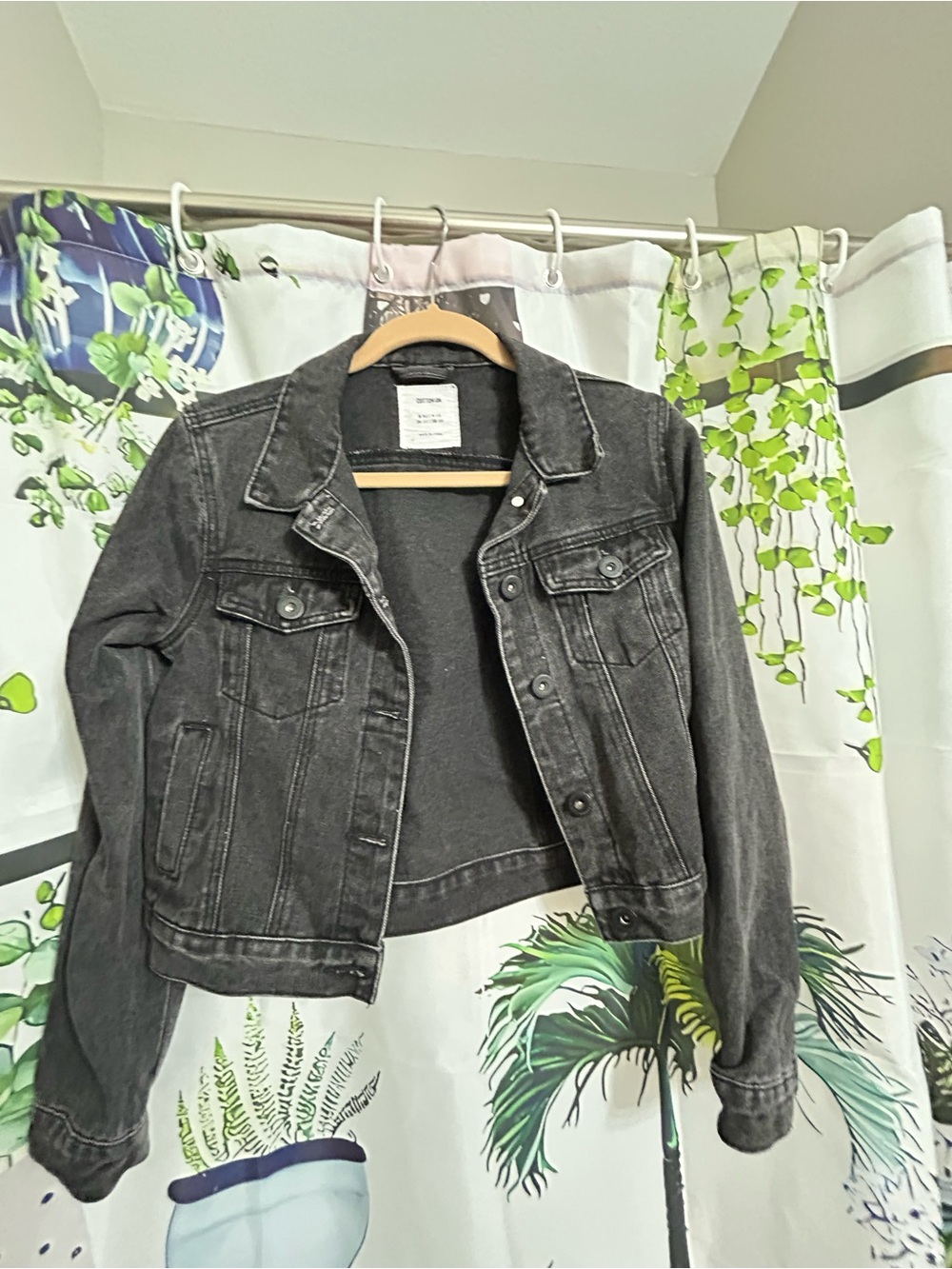 EUC Classic Black Denim Cropped Jacket